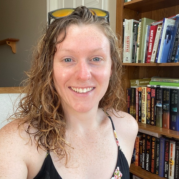 Meet your Posher, Sarah - Picture 2 of 2